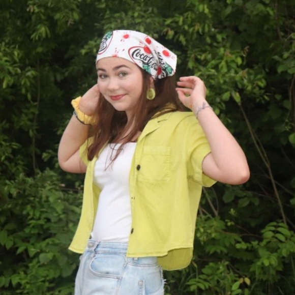 Meet your Posher, Ava - Picture 1 of 1